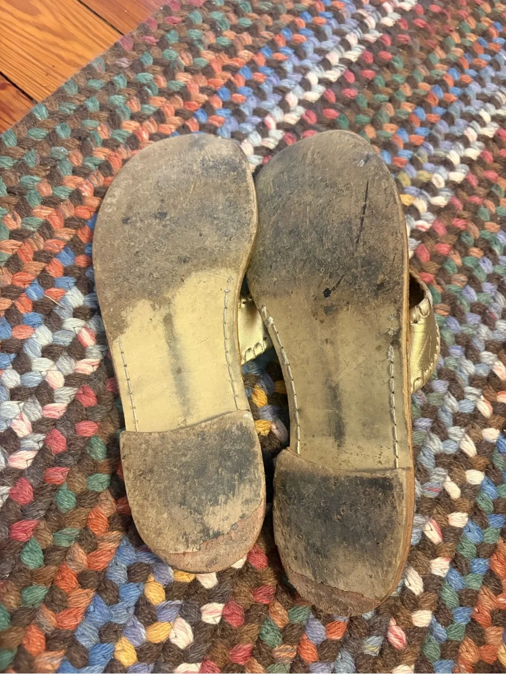 Leather Thong Sandals in Brown and Gold